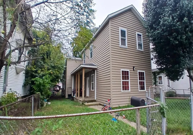 Single family home for sale at 633 W Columbia St, Springfield, OH 45504 | MLS# 226039951