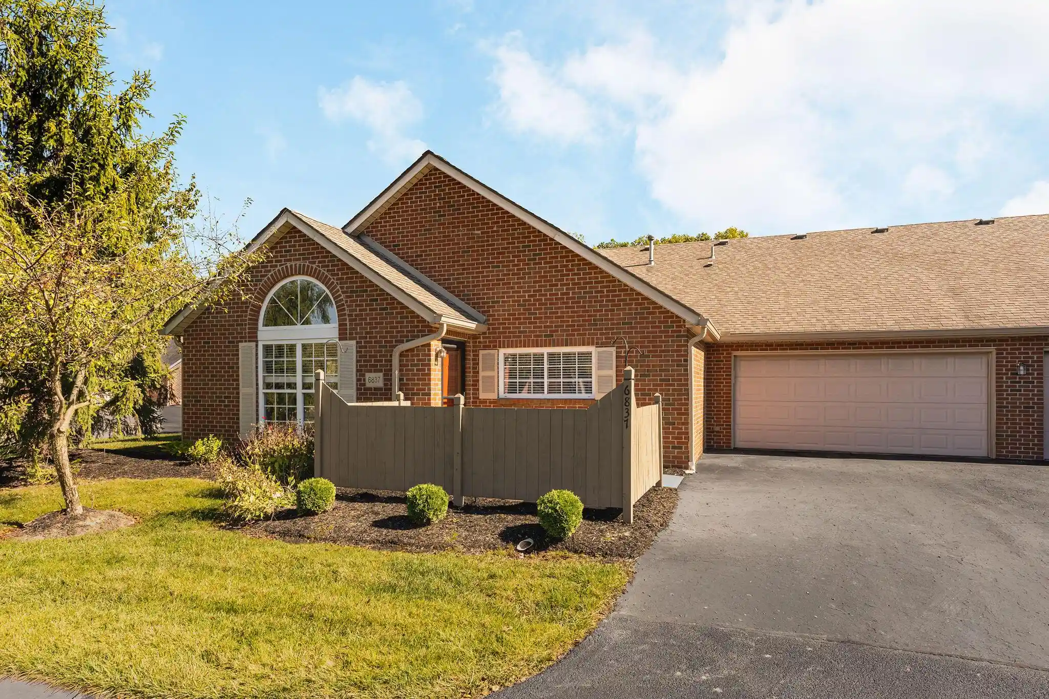 Listing Photo 2 - Condo for sale in building located at 6837 Ridge Rock Dr, New Albany, OH 43054