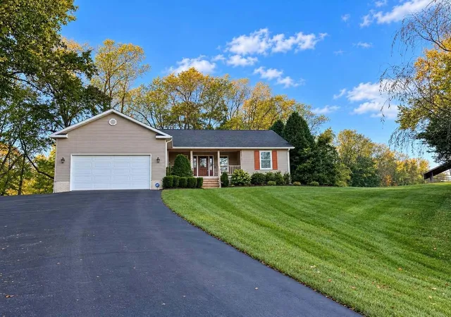 Photo 1 of Sale Pending at 38 Dixie Dr, Mount Vernon, OH 43050 | MLS# 226039891 | Listing updated on 2026-10-28
