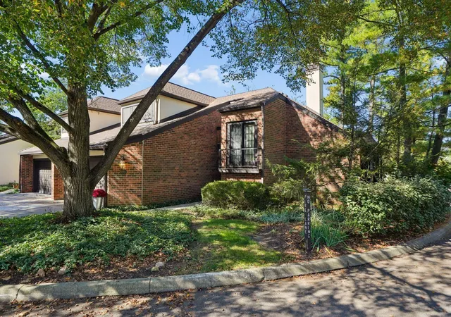 Condo for sale at 225 Saint Pierre St, Worthington, OH 43085 | MLS# 226039910