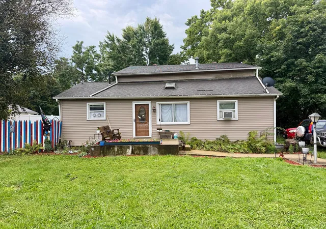 Single family home for sale at 102 Vine St E, Edison, OH 43320 | MLS# 226039916