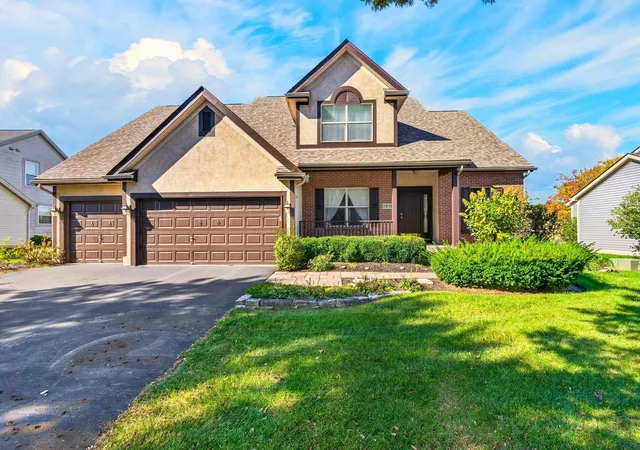 Single family home for sale at 7215 Bromfield Dr, Canal Winchester, OH 43110 | MLS# 226040307