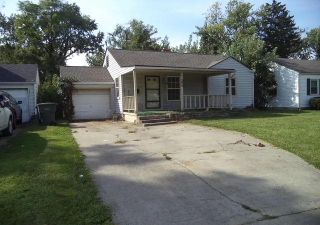 Photo 1 of Sale Pending at 229 Lowell Rd, Columbus, OH 43209 | MLS# 226039937 | Listing updated on 2026-10-26