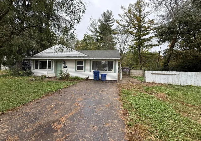 Photo 1 of Single family home for sale at 2462 Dawnlight Ave, Columbus, OH 43211 | MLS# 226039947 | Listing updated on 2026-10-21