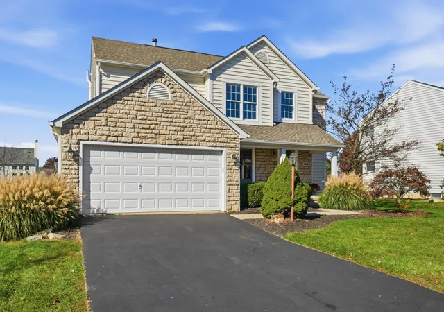 Photo 2 of Single family home for sale at 7414 Scioto Pkwy, Powell, OH 43065 | MLS# 226040562 | Listing updated on 2026-10-29