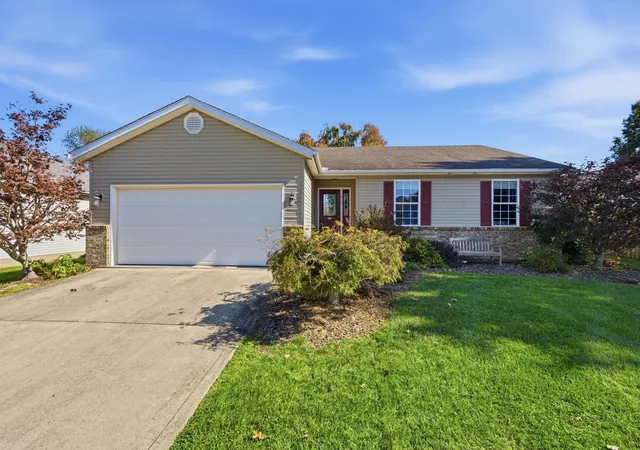 Single family home for sale at 416 Danbury Dr, Lancaster, OH 43130 | MLS# 226040120