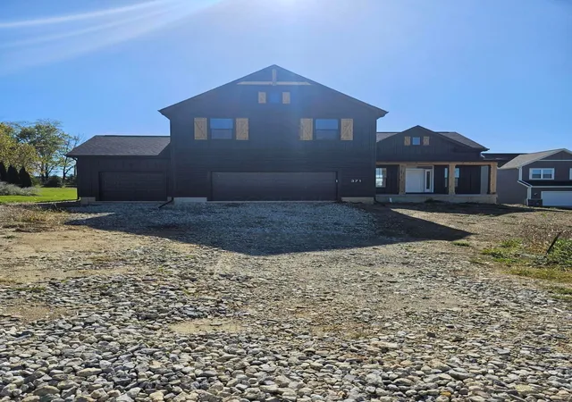 Single family home for sale at 371 Buena Vista Dr, Johnstown, OH 43031 | MLS# 226040141