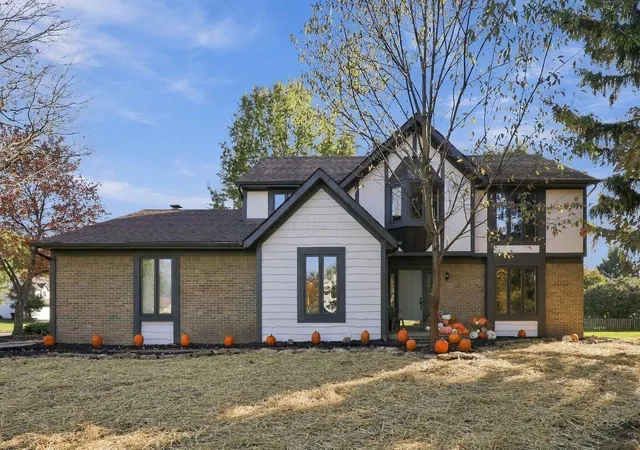 Photo 1 of Single family home for sale at 10043 Fairfax Dr Nw, Pickerington, OH 43147 | MLS# 226040145 | Listing updated on 2026-10-30