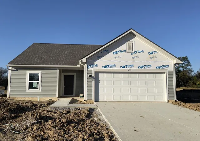 Single family home for sale at 435 Garrett Trl, Lithopolis, OH 43136 | MLS# 226040324
