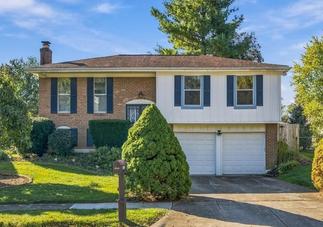 Single family home for sale at 2005 Smoky View Blvd, Powell, OH 43065 | MLS# 226040294