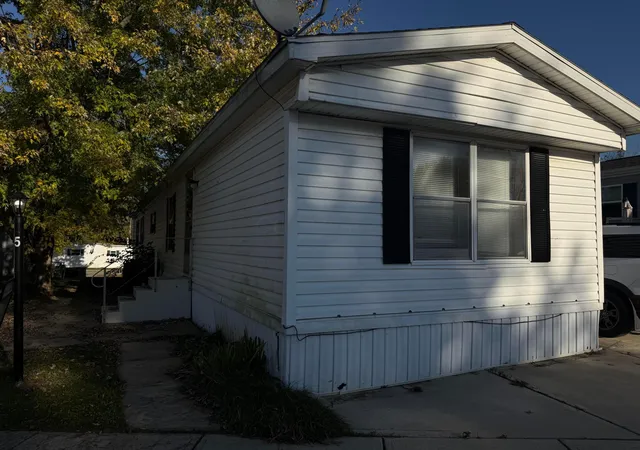 Photo 1 of Single family home for sale at 5 Spring Lake Ct, Delaware, OH 43015 | MLS# 226040316 | Listing updated on 2026-10-23