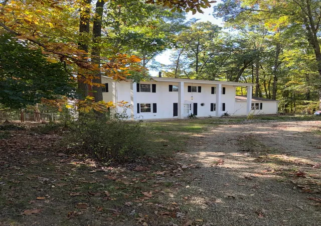 Single family home for sale at 16930 Glen Rd, Mount Vernon, OH 43050 | MLS# 226041015
