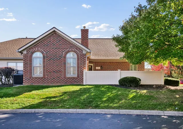 Condo for sale at 158 Stonebend Dr, Powell, OH 43065 | MLS# 226040483