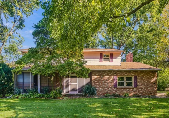Photo 1 of Sale Pending at 1024 Kingwood Dr, Marion, OH 43302 | MLS# 226040394 | Listing updated on 2026-10-28