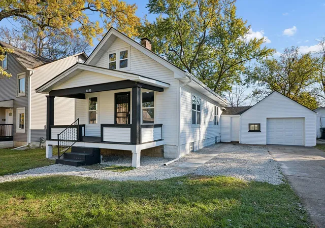 Photo 1 of Single family home for sale at 2033 Denune Ave, Columbus, OH 43211 | MLS# 226040466 | Listing updated on 2026-10-26