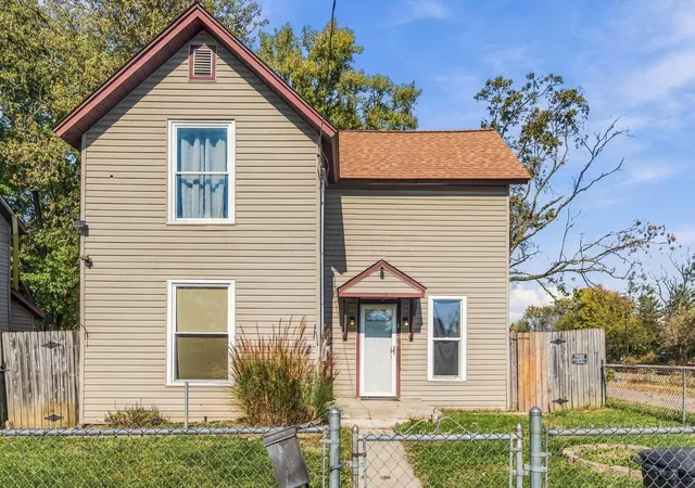 Single family home for sale at 562 Wood St, Marion, OH 43302 | MLS# 226040826