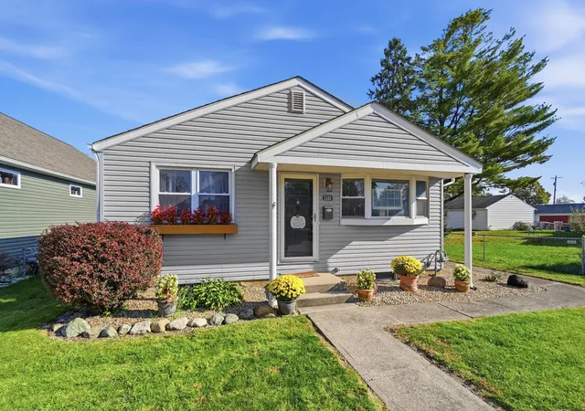 Single family home for sale at 3508 Grant Ave, Grove City, OH 43123 | MLS# 226040515