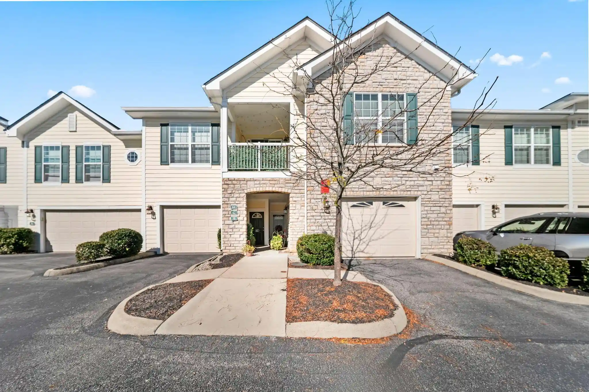 Listing Photo 1 - Condo for sale in 64 Lakes At Cheshire Dr located at 64 Lakes At Cheshire Dr, Delaware, OH 43015 - Unit 64 Lakes At Cheshire Dr
