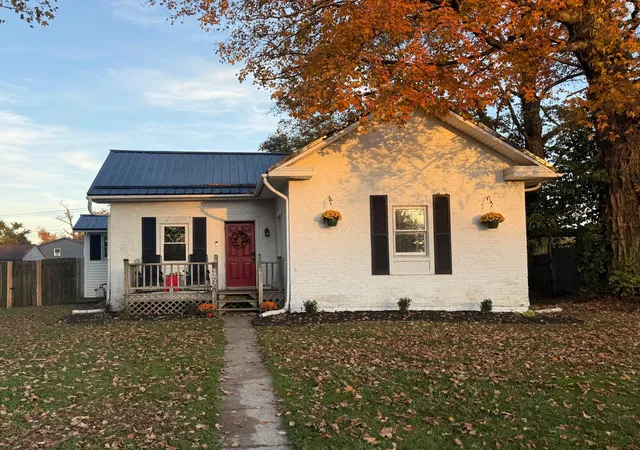 Photo 2 of Single family home for sale at 258 N Central Ave, Utica, OH 43080 | MLS# 226040593 | Listing updated on 2026-10-27