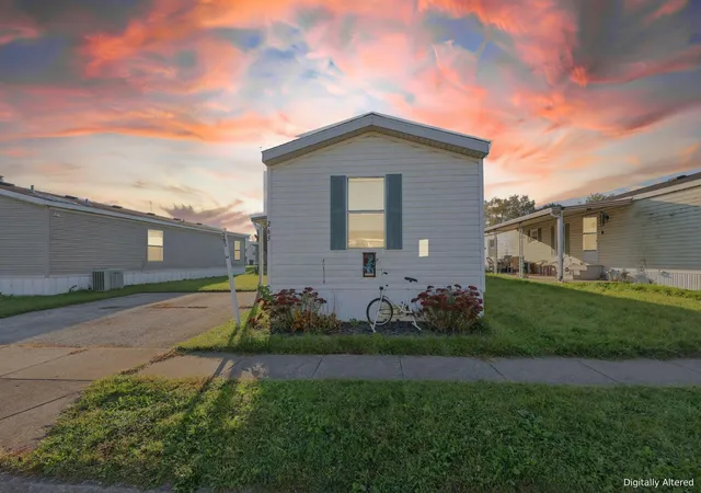 Photo 1 of Single family home for sale at 265 Roundtop Rd, Columbus, OH 43207 | MLS# 226040577 | Listing updated on 2026-10-25
