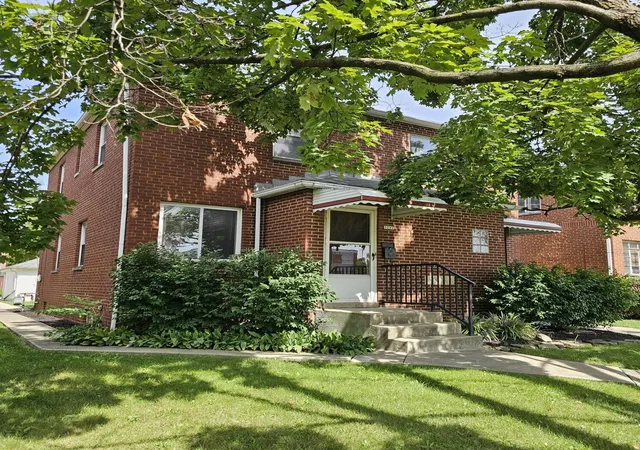 Photo 1 of Townhouse for sale at 3290 Sullivant Ave, Columbus, OH 43204 | MLS# 226040693 | Listing updated on 2026-10-26