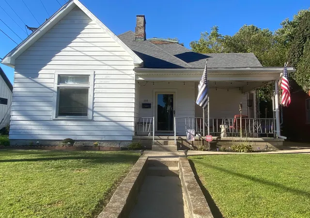 Photo 1 of Single family home for sale at 293 Chestnut St, Chillicothe, OH 45601 | MLS# 226040751 | Listing updated on 2026-10-27