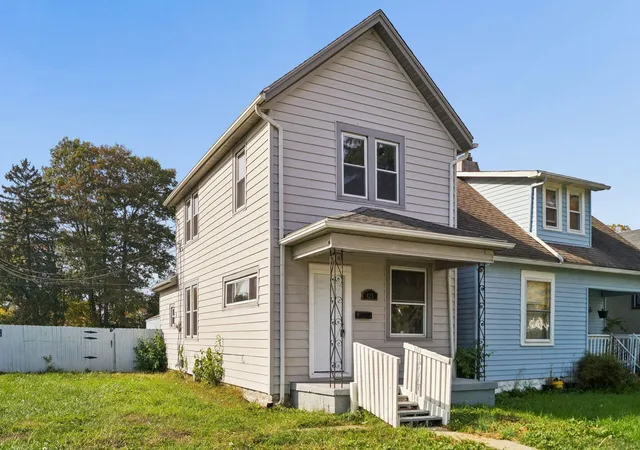 Photo 1 of Single family home for sale at 425 Helen St, Columbus, OH 43223 | MLS# 226041207 | Listing updated on 2026-10-30