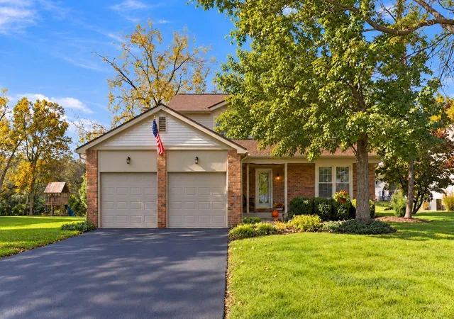 Photo 1 of Single family home for sale at 209 Cherrystone Dr N, Columbus, OH 43230 | MLS# 226041090 | Listing updated on 2026-10-30