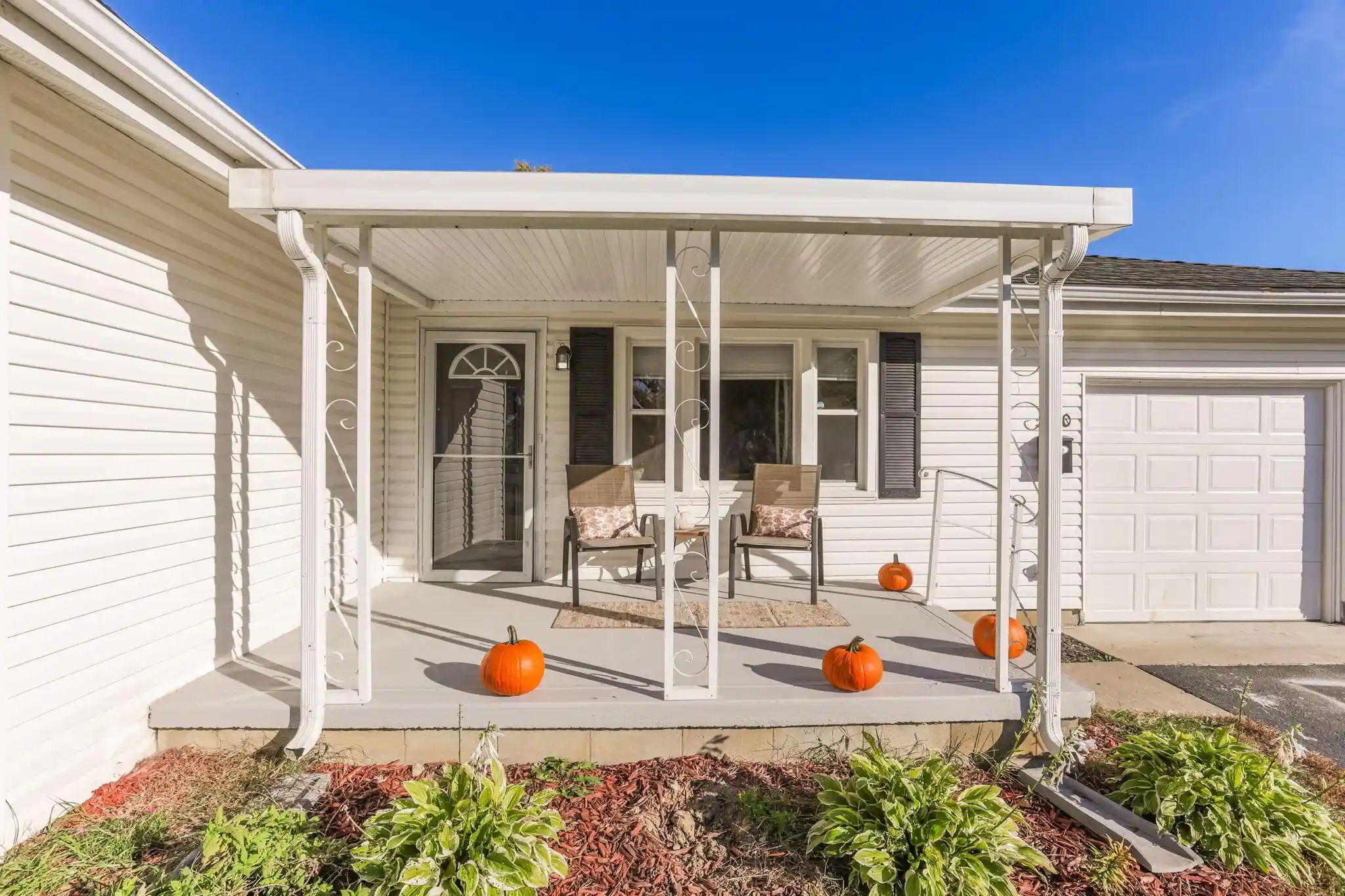 Photo 1 of Single family home for sale at 500 Maple Dr, Columbus, OH 43228 | MLS# 226041296 | Listing updated on 2026-10-30
