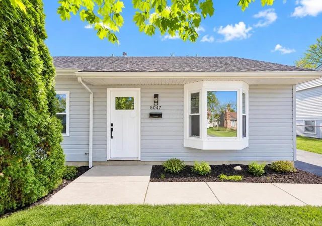 Single family home for sale at 5047 Drivemere Rd, Hilliard, OH 43026 | MLS# 226040913