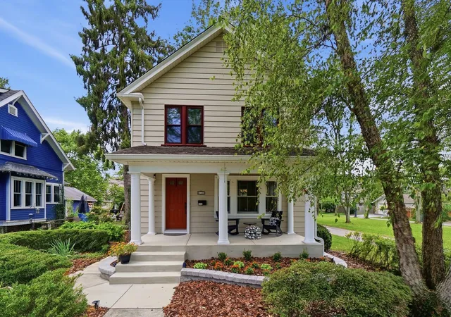 Photo 1 of Single family home for sale at 413 E Dunedin Rd, Columbus, OH 43214 | MLS# 226041233 | Listing updated on 2026-10-30