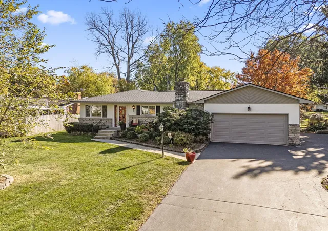 Single family home for sale at 3729 Darbyshire Dr, Hilliard, OH 43026 | MLS# 226041063