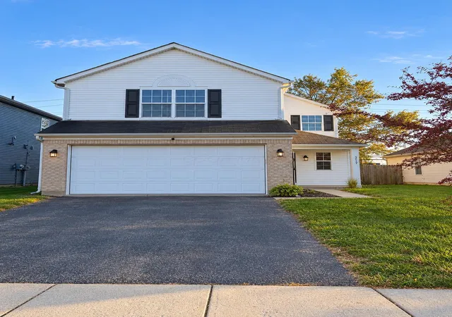 Photo 1 of Single family home for sale at 3217 Easthaven Dr S, Columbus, OH 43232 | MLS# 226041074 | Listing updated on 2026-10-30