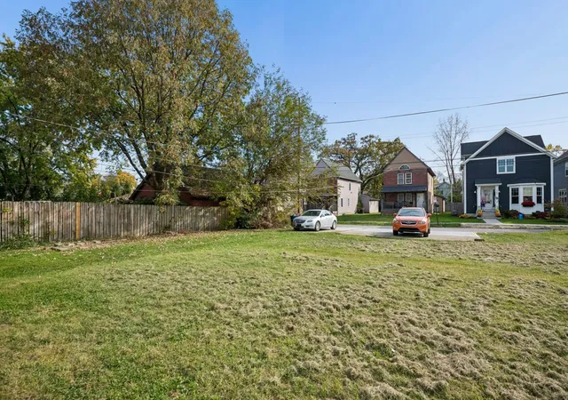 Photo 4 of Multi family home for sale at 1377 Bryden Road, Columbus, OH 43205 | MLS# 226041135 | Listing updated on 2026-10-30
