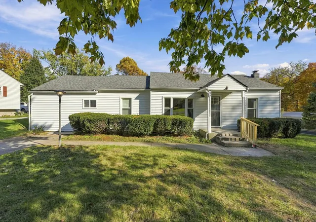 Photo 1 of Single family home for sale at 738 N Buena Vista St, Newark, OH 43055 | MLS# 226041190 | Listing updated on 2026-10-30