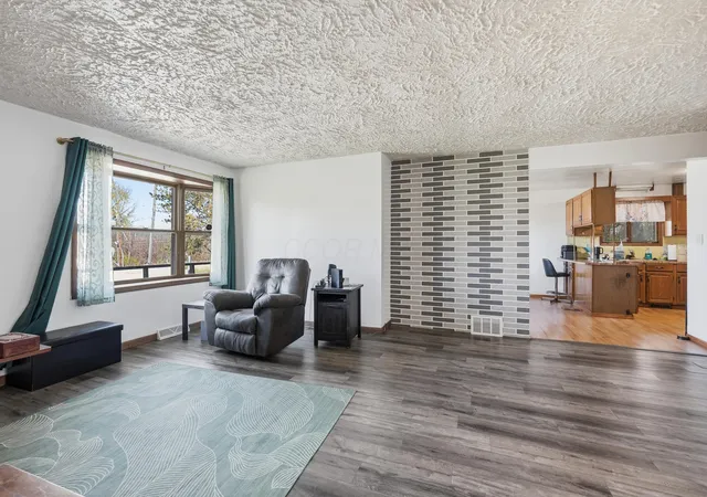 Photo 3 of Single family home for sale at 2400 Ashland Rd, Mansfield, OH 44905 | MLS# 226041248 | Listing updated on 2026-10-30