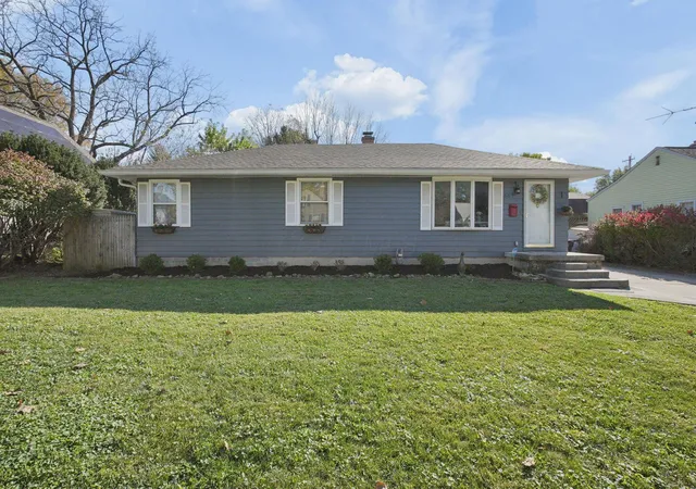Photo 1 of Single family home for sale at 337 Rosslyn Ave, Columbus, OH 43214 | MLS# 226041229 | Listing updated on 2026-10-30
