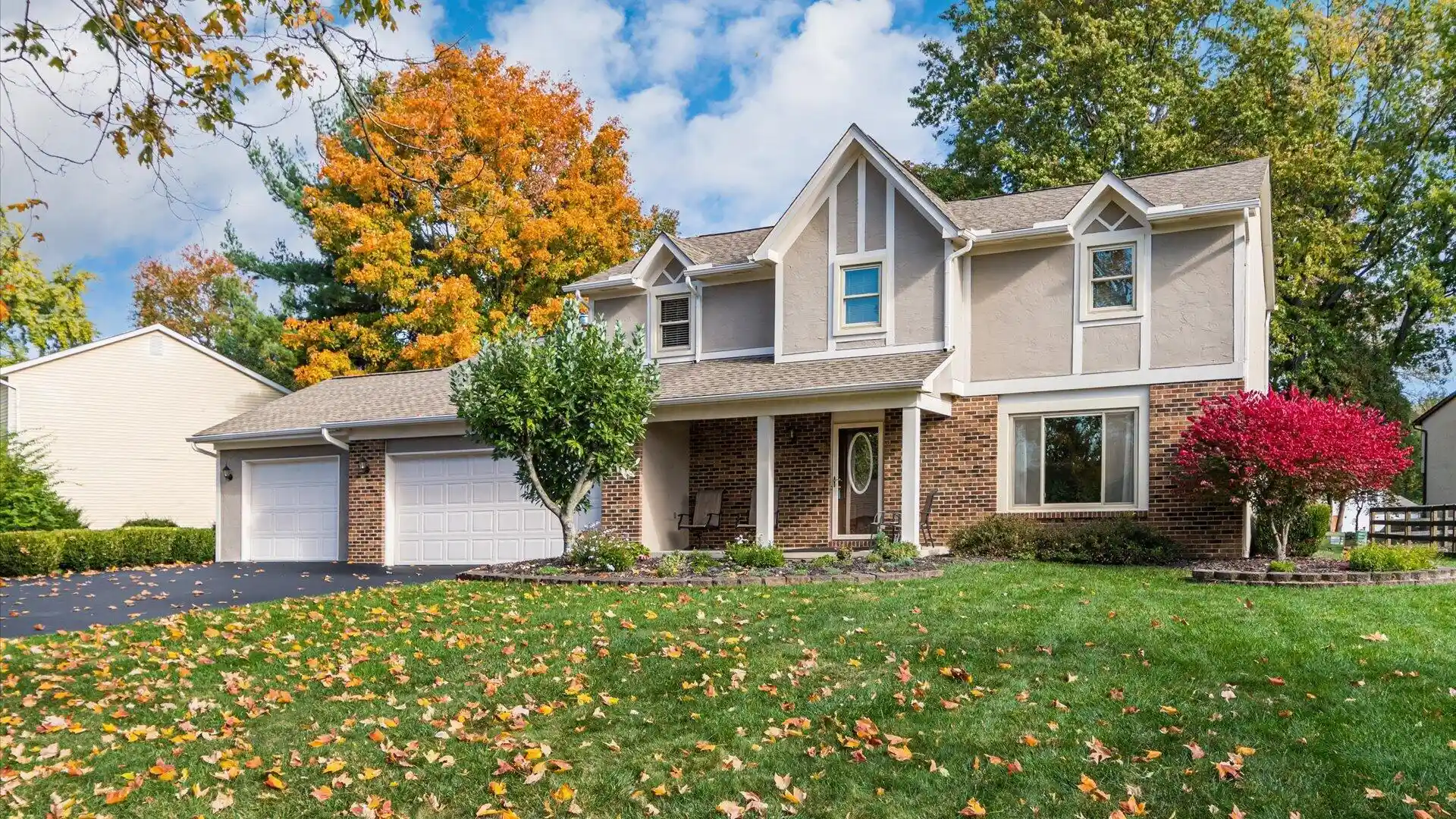 Single family home for sale at 10437 N Crosset Hl Dr, Pickerington, OH 43147 | MLS# 226041336