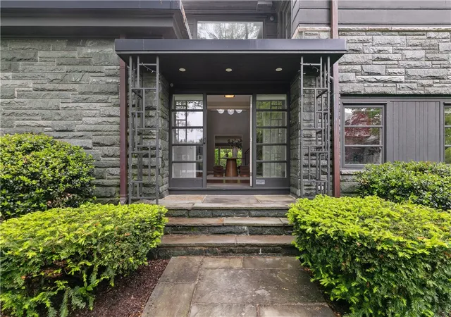 4th image of 80 Clarendon Ave, Providence, RI 02906 | MLS# 1385274