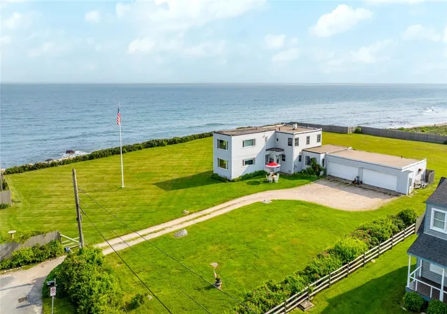 Homes for sale in South Kingstown, RI | 2 Green Hill Ave, South Kingstown, RI 02879 | MLS# 1387251