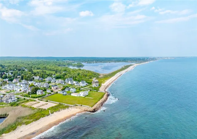 Homes for sale in South Kingstown, RI | 2 Green Hill Ave, South Kingstown, RI 02879 | MLS# 1387251