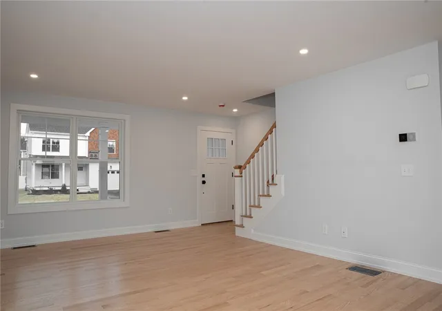 5th image of 59 Recess Ln, Warwick, RI 02889 | MLS# 1387713