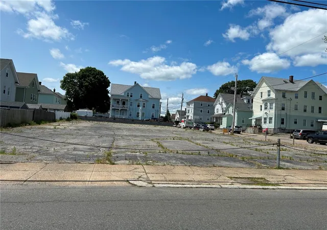image of 211 Carnation St, Pawtucket, RI 02860 | MLS# 1390961