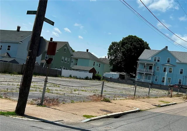 image of 211 Carnation St, Pawtucket, RI 02860 | MLS# 1390961