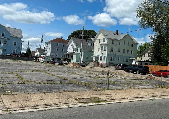 image of 211 Carnation St, Pawtucket, RI 02860 | MLS# 1390961