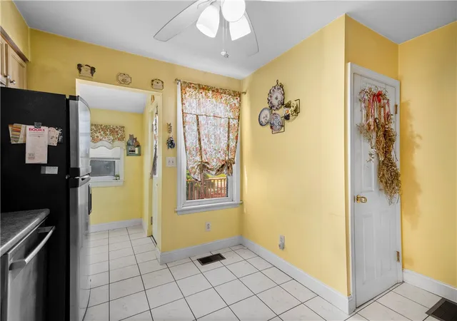 Homes for sale in East Providence, RI | 53 Wampanoag Trl, East Providence, RI 02915 | MLS# 1395741