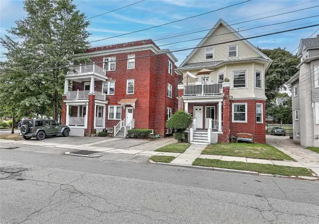 3rd image of 134 Irving Ave, Providence, RI 02906 | MLS# 1394971