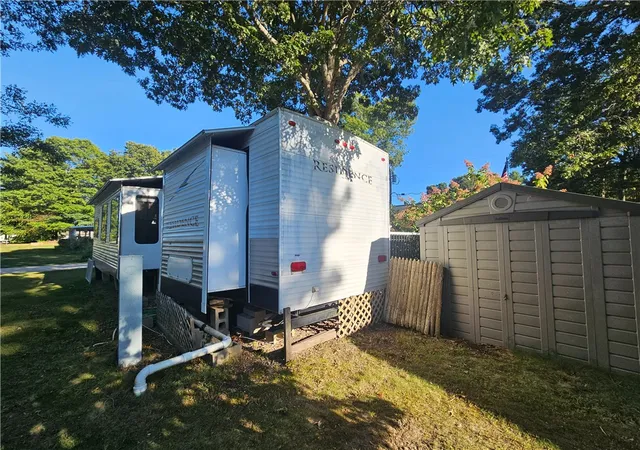 Photo 4 of Single family home for sale at 118 Dunns Cor Rd, Westerly, RI 02891 | MLS# 1395940 | Listing updated on 2026-08-22