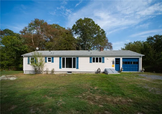 Homes for sale in Little Compton, RI | 255 John Dyer Rd, Little Compton, RI 02837 | MLS# 1396688