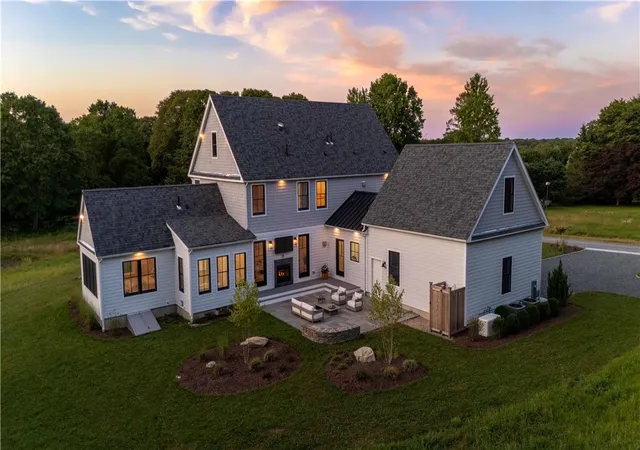 Homes for sale in South Kingstown, RI | 416 Bridgetown Rd, South Kingstown, RI 02874 | MLS# 1396670